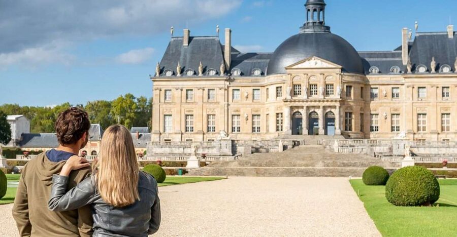 Fontainebleau & Vaux-le-Vicomte Châteaux Day Tour from Paris - Key points at a glance