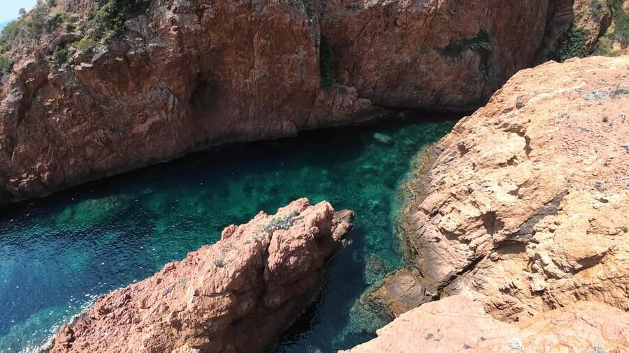 Fréjus: Sea and Creeks Boat Tour with Snorkeling and Drinks - Cruising past Agay bay and cap Dramont