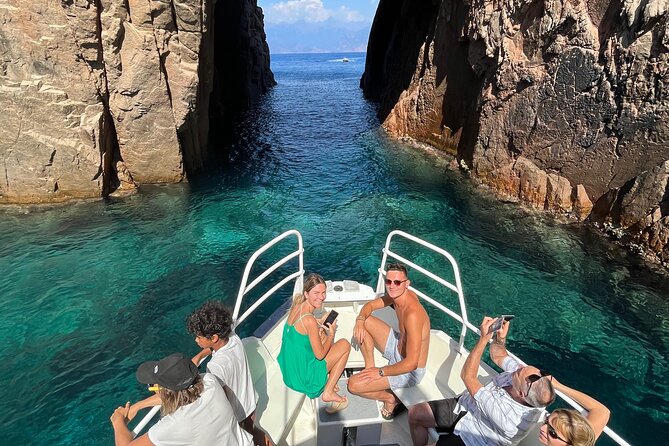 Friendly discovery of Scandola Calanques de Piana and meal stop at Girolata - Setting out from Cargèse for six hours at sea
