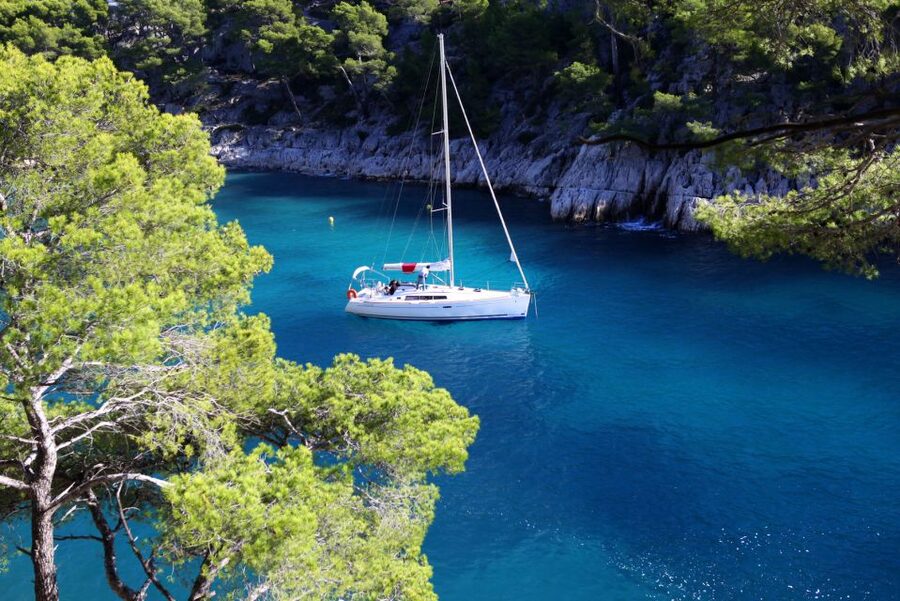 From Aix: Cassis Boat Ride & Provence Wine Tasting Day Tour - Walking the narrow streets of Cassis