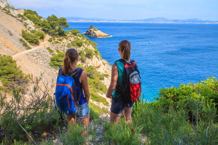 From Aix: Cassis Boat Ride & Provence Wine Tasting Day Tour - The Route des Crêtes and Cap Canaille