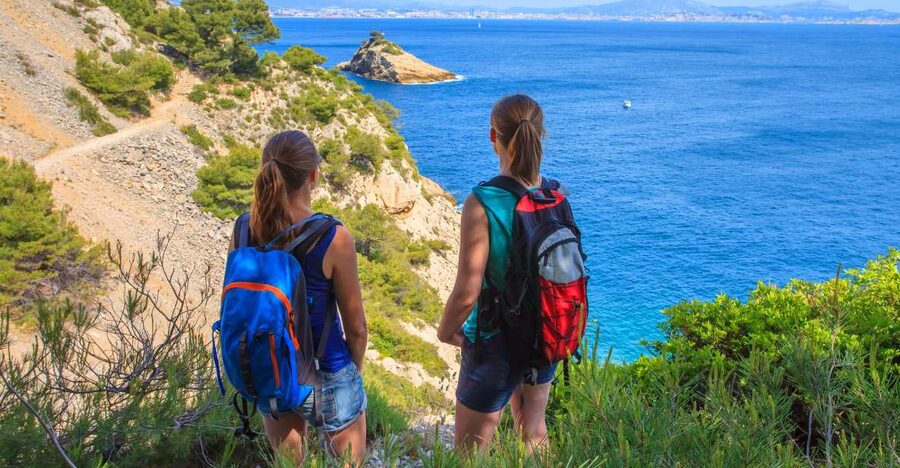 From Aix: Cassis Boat Ride & Provence Wine Tasting Day Tour - A one-hour cruise through the Calanques