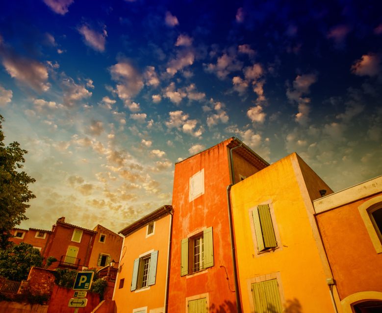 From Avignon: Lavender Fields & Luberon Village Guided Tour - Roussillon’s ochre streets and red cliffs