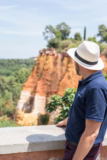 From Avignon: Luberon and Chateauneuf-du-Pape Full-Day Tour - What happens at the two wineries
