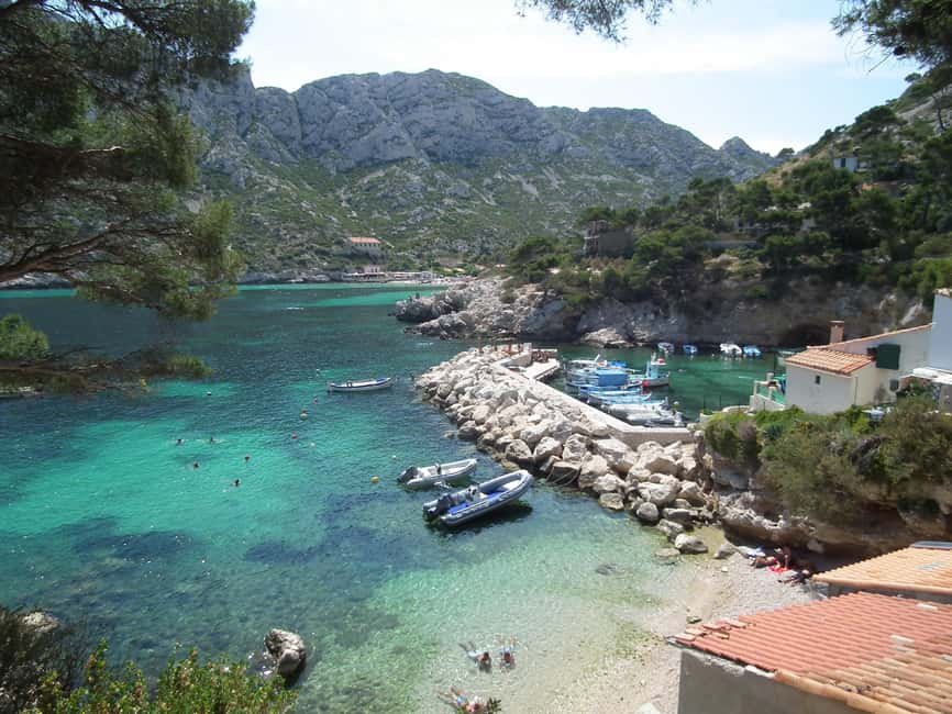 From Bandol: Visit the 13 calanques of Cassis & Marseille - Sugiton and the Marseille cabanons at Morgiou
