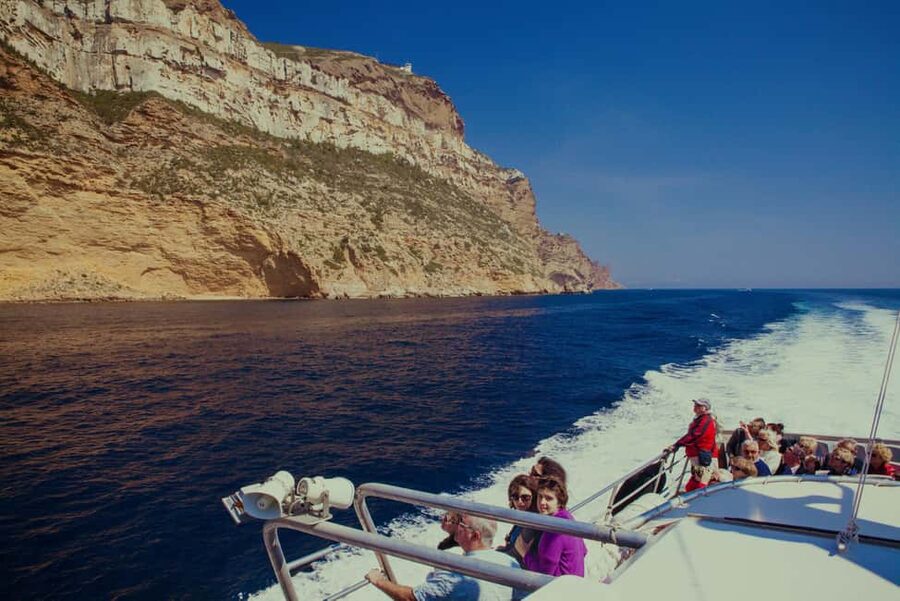 From Bandol: Visit the 13 calanques of Cassis & Marseille - Leaving Bandol for La Ciotat