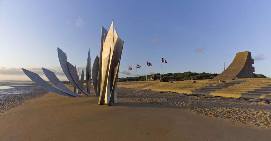 From Bayeux: American D-Day Sites in Normandy Full-Day Tour - Sainte-Mère-Église and the airborne landing
