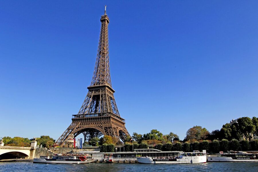 From Disneyland Paris: Paris Day Trip and Sightseeing Cruise - Why the Seine cruise is the heart of the day