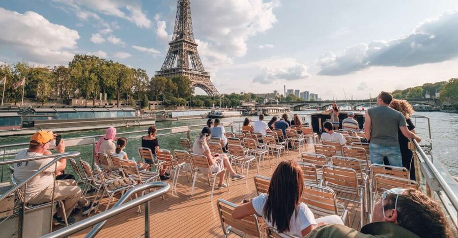 From Disneyland Paris: Paris Day Trip and Sightseeing Cruise - From Disneyland to Paris by air-conditioned coach