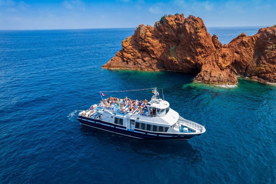 From Mandelieu: Corniche d'Or Sightseeing Cruise with Guide - Leaving Mandelieu for the Esterel coast