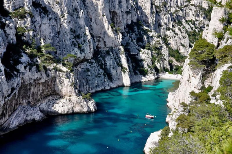From Marseille: Iconic Calanques Boat Tour with Swimming - Choosing between Vieux-Port and Pointe Rouge