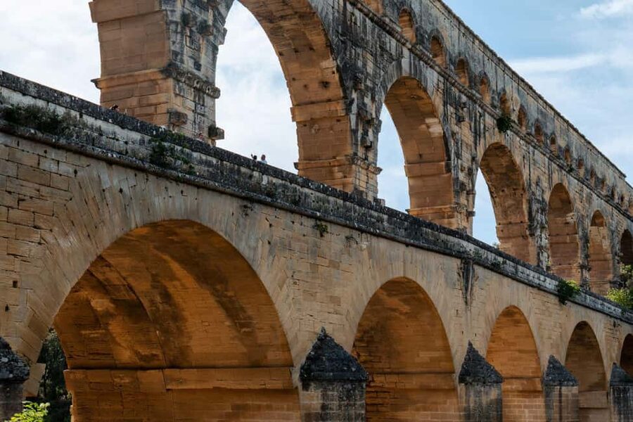 From Marseille: Provence Sightseeing Tour and Wine Tasting - What the $199 price really covers