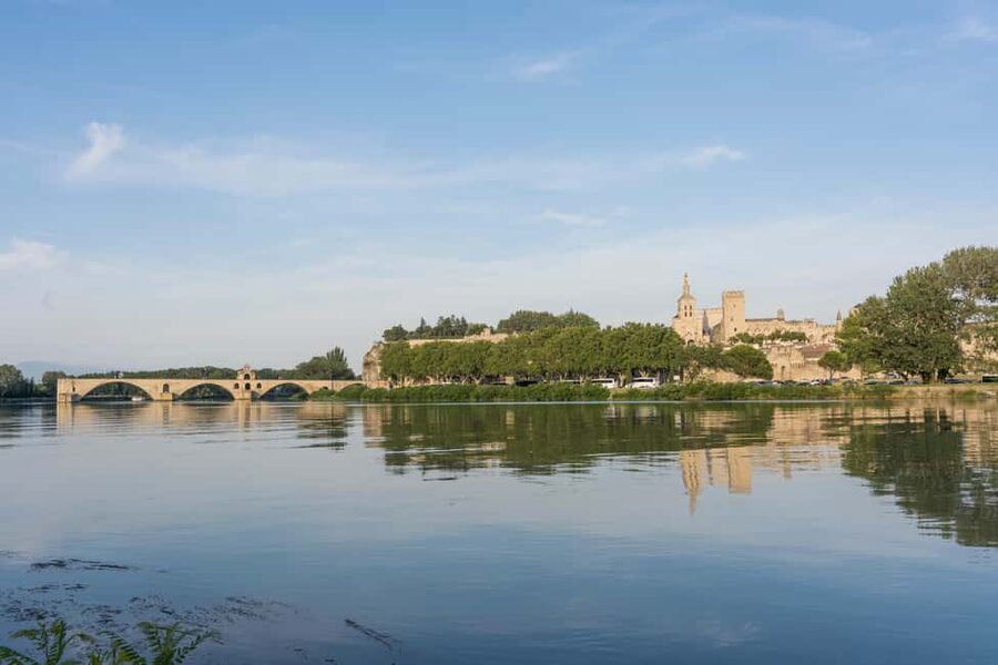 From Marseille: Provence Sightseeing Tour and Wine Tasting - What to bring and how to plan the day