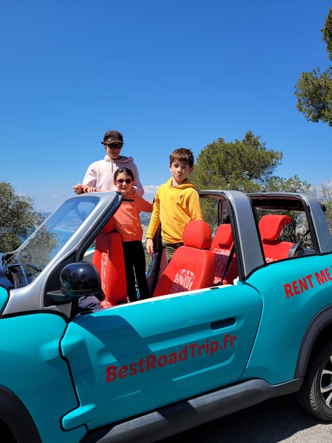 From Nice: Drive a convertible along the coast and visit Èze - The guide makes the format work
