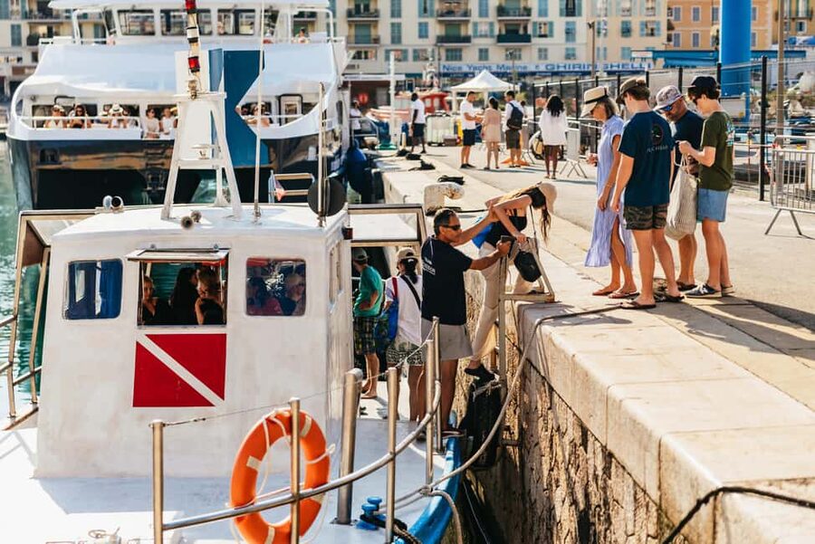 From Nice: French Riviera Swimming and Snorkeling Cruise - What the crew does well