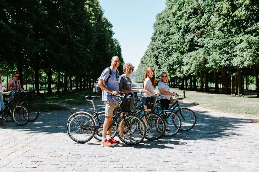 From Paris: Bike Tour to Versailles with Timed Palace Entry - Entering the palace with time left to explore