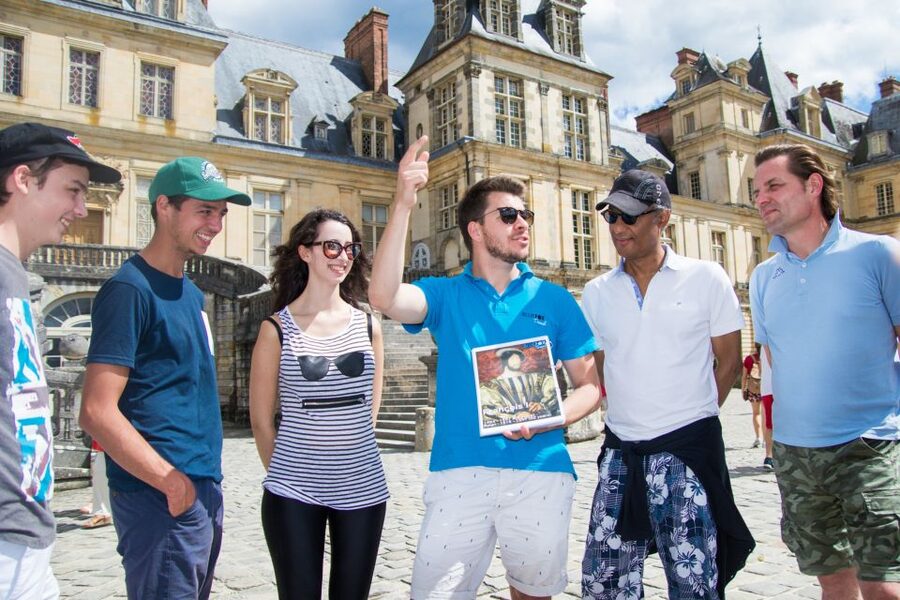 From Paris: Chateau de Fontainebleau & Vaux-Le-Vicomte Tour - What the guide adds to the day