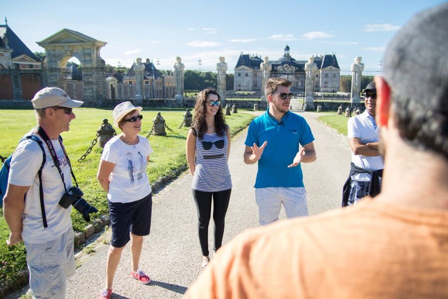 From Paris: Chateau de Fontainebleau & Vaux-Le-Vicomte Tour - Leaving Paris in a comfortable minibus