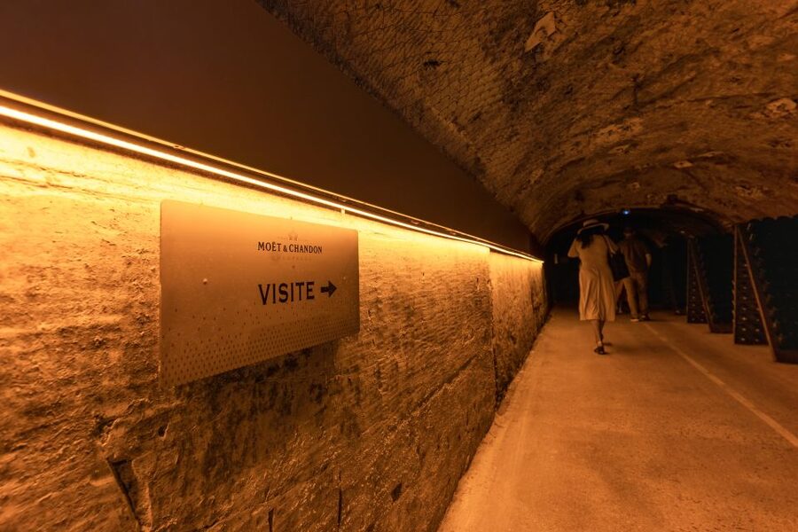 From Paris: Day Trip to Champagne with 8 Tastings & Lunch - Croissants, coffee, and the road east