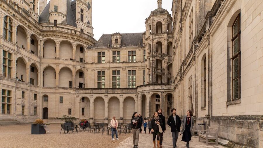 From Paris: Full-Day Loire Valley Chateaux Tour - Guided, audio, or independent exploration