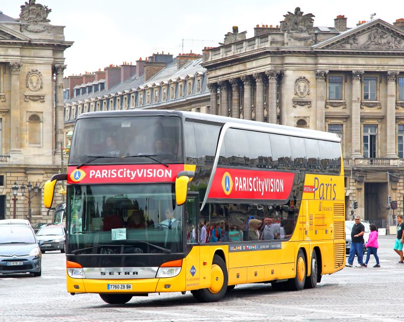 From Paris: Full-Day Loire Valley Chateaux Tour - Meeting the coach and leaving Paris