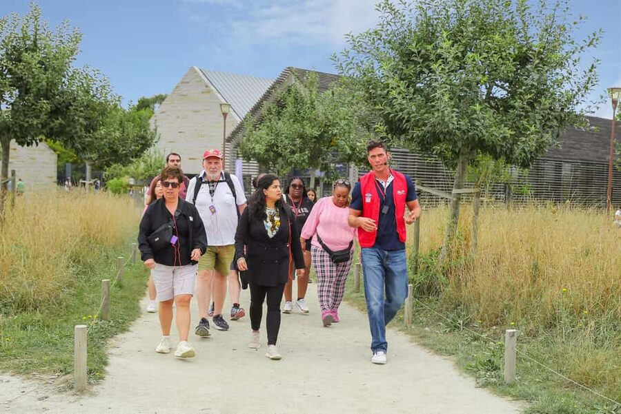 From Paris: Full-Day Mont Saint-Michel Guided Tour - Food, free time, and what to pack