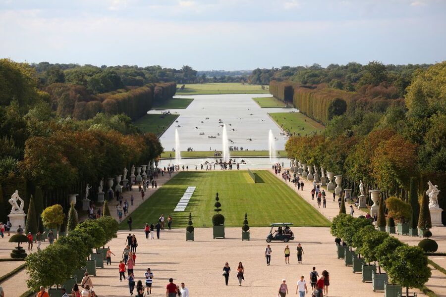 From Paris: Giverny and Versailles Palace Guided Day Trip - Key points to know before you book