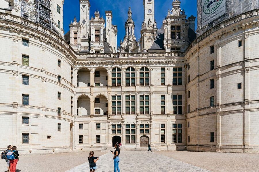 From Paris: Loire Valley Castles Day Trip With Wine Tasting - Who should book this castle trip