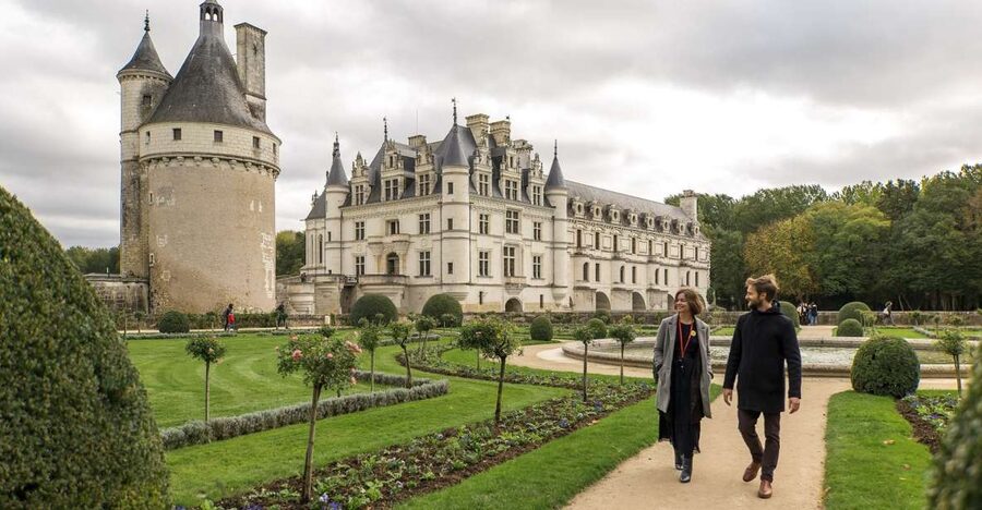 From Paris: Loire Valley Castles Tour with Hotel Transfers - Cheverny: a more comfortable kind of château