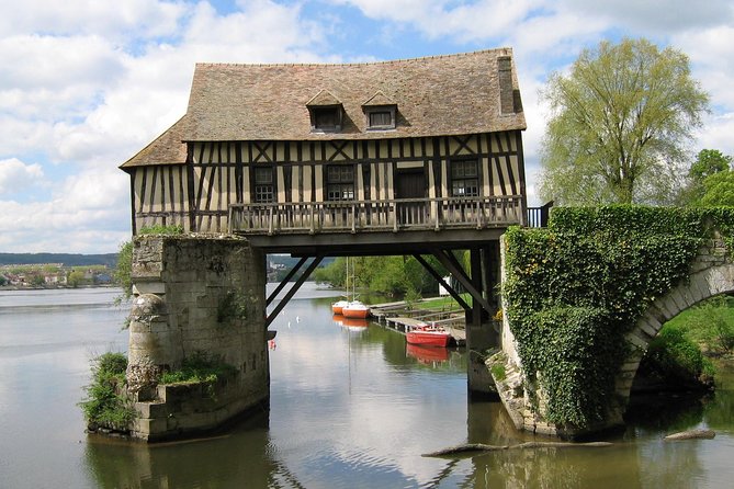 From Paris: Monet Gardens & Giverny Bike Tour with Picnic Stop - Vernon market: the most local part of the day