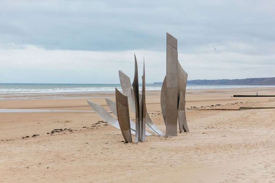 From Paris: Normandy D-Day Landing Beaches Full-Day Tour - Walking Omaha Beach