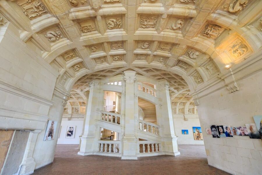 From Paris: Small-Group Loire Valley Castles Full-Day Tour - Chambord and the grand royal showpiece