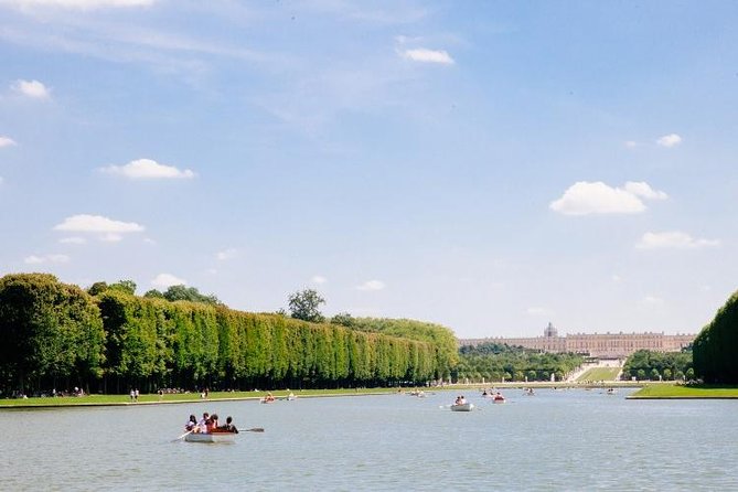 From Paris: Versailles Bike Tour w/ Palace, Gardens, & Picnic - Guides can make or break the day