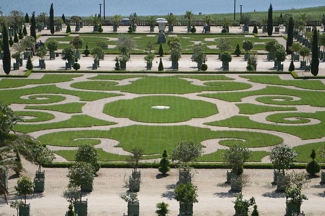 From Paris: Versailles Guided Tour by Deluxe Minibus - The Hall of Mirrors and Chapel