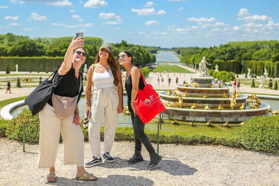From Paris: Versailles Guided Tour with Skip-the-Line Entry - The Hall of Mirrors is famous for good reason