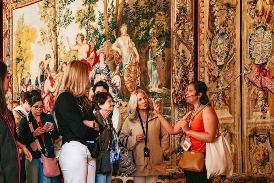 From Paris: Versailles Guided Tour with Skip-the-Line Entry - From Paris to the palace by comfortable coach