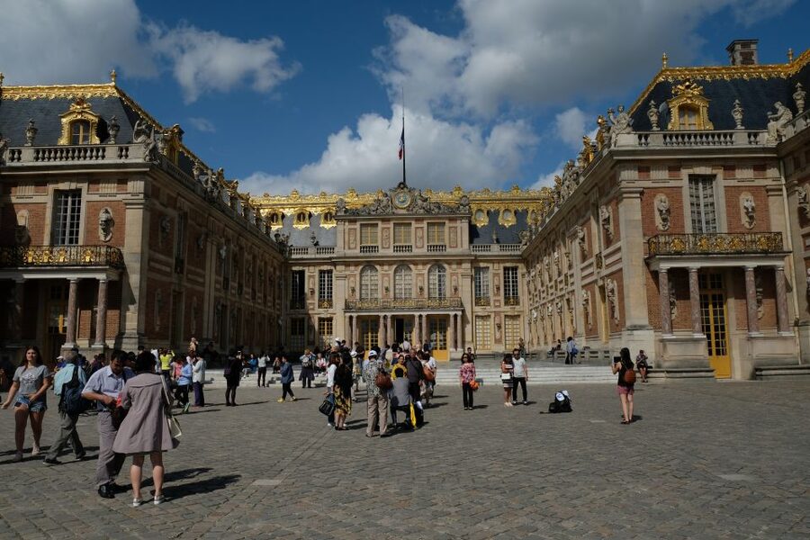 From Paris: Versailles Palace and Gardens Guided Day Trip - Free time at Trianon and the Queen’s Hamlet