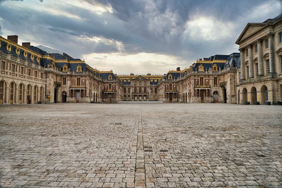 From Paris: Versailles Palace and Gardens Guided Experience - Timing, walking, and accessibility
