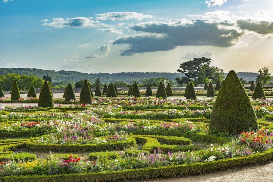 From Paris: Versailles Palace and Gardens Guided Experience - Meeting in Paris and taking the train