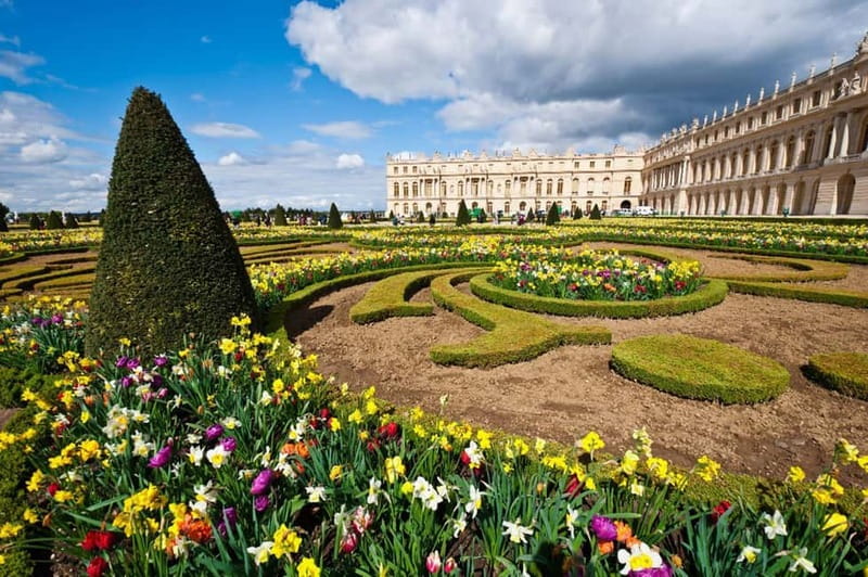 From Paris: Versailles Palace and Gardens with Transfer - Arriving at the Palace of Versailles