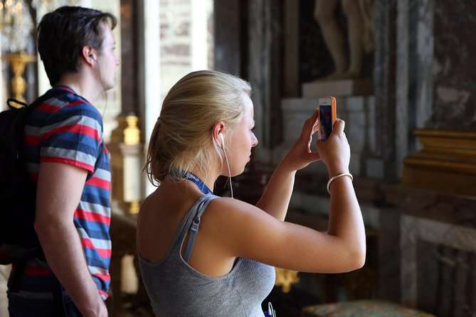 From Paris: Versailles Palace Guided Tour with Gardens Access - Choosing the Gardens of Versailles option