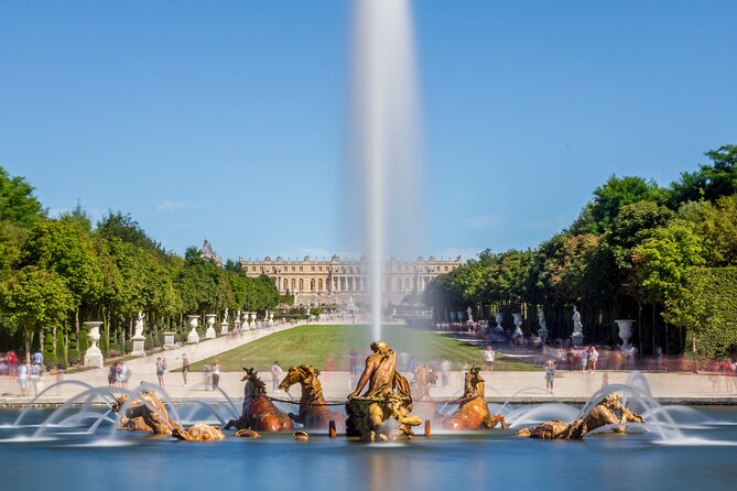 From Paris: Versailles Palace Live Tour with Gardens Access - Price and what the $114.88 buys you