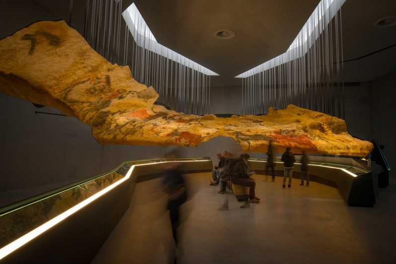 From Sarlat-la-Canéda: Lascaux IV and Cave Art Full-Day Tour - Les Eyzies and the National Prehistory Museum