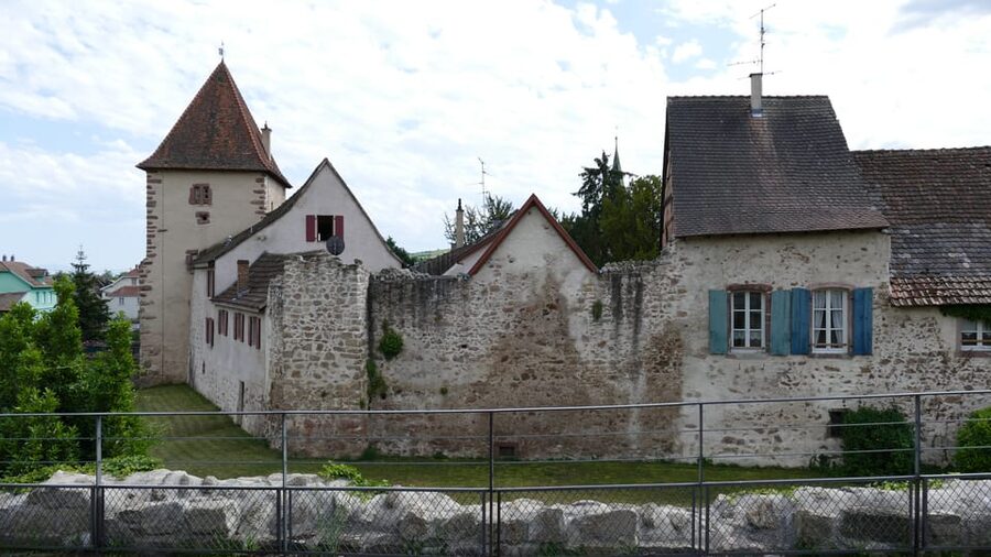From Strasbourg: Medieval Villages & Wine Tasting Day Trip - Riquewihr gives you the longest village break