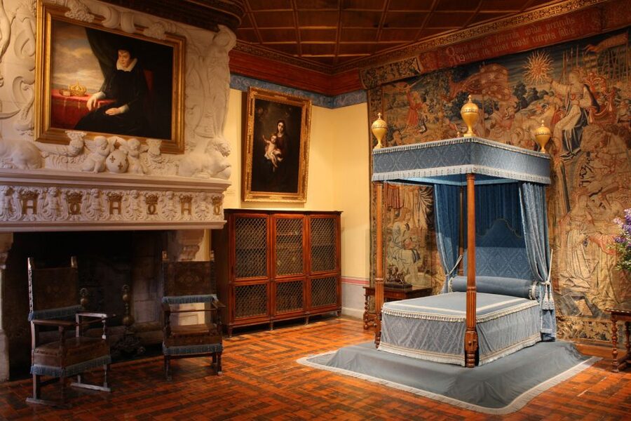 From Tours: Chenonceau and Chambord Castles Guided Tour - Chenonceau: a château built across the Cher