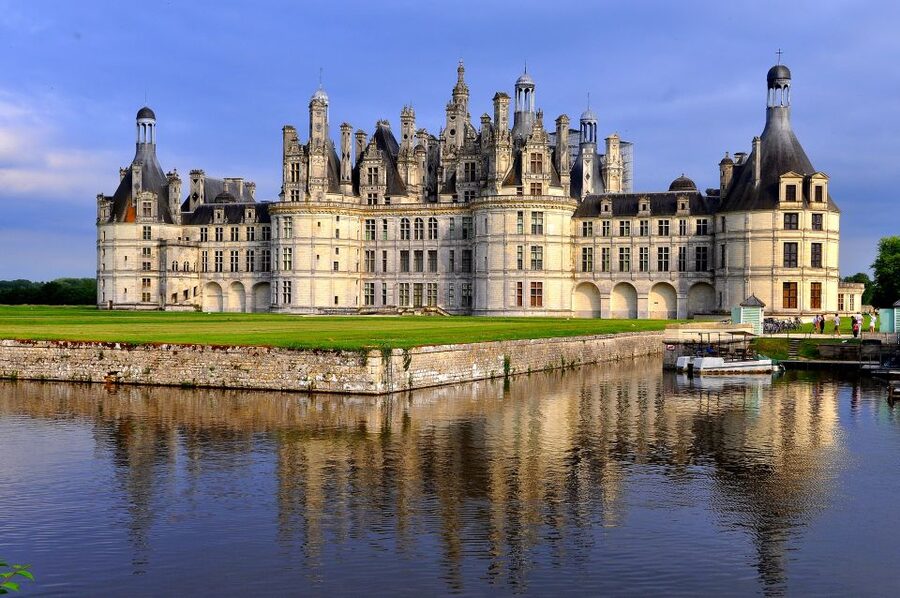 From Tours: Chenonceau and Chambord Castles Guided Tour - The guides make the schedule work
