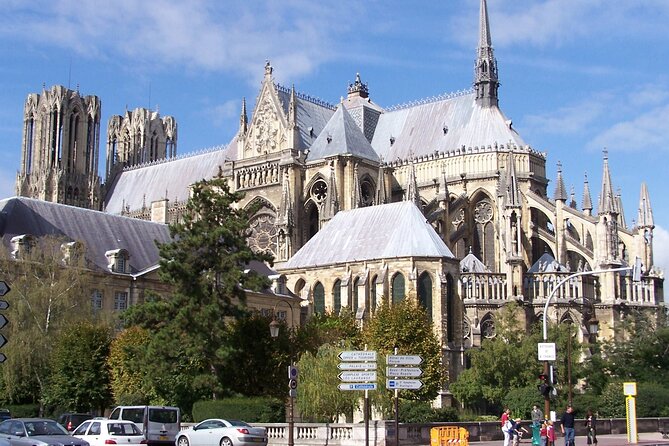 Full Day All-inclusive Tour in Champagne from Paris in a Minivan - The long day, the language issue, and the best fit