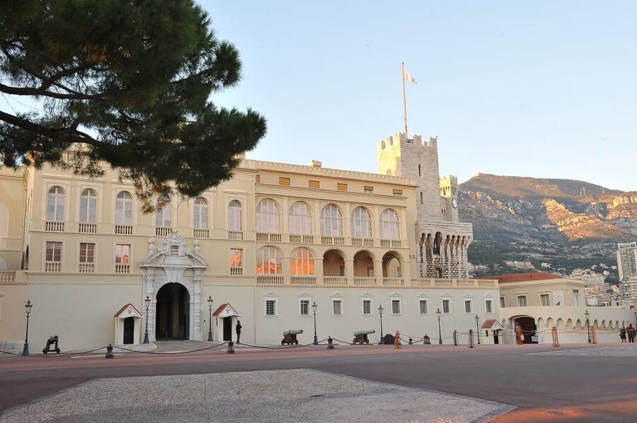 Full-Day Small Group Tour to Monaco and Eze - The Moyenne Corniche gives you the first great view