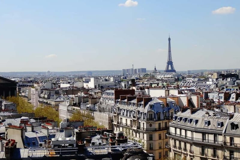 German private Walking Tour through Montmartre & Passages - Starting at Moulin Rouge on Place Blanche
