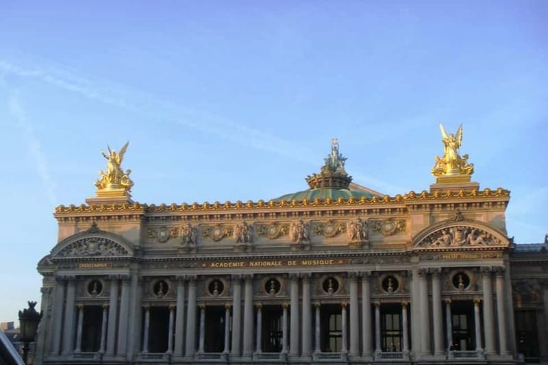 German private Walking Tour through Montmartre & Passages - Opéra Garnier and the Phantom of the Opera